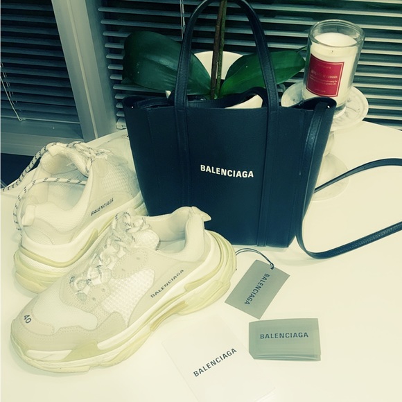 BALENCIAGA Calfskin Logo Tote - Picture 2 of 15